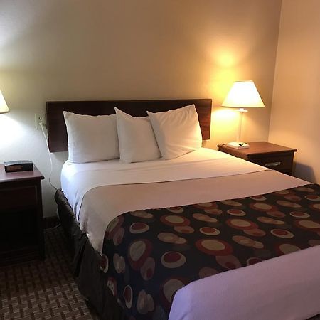 Days Inn By Wyndham Bloomington West Ngoại thất bức ảnh