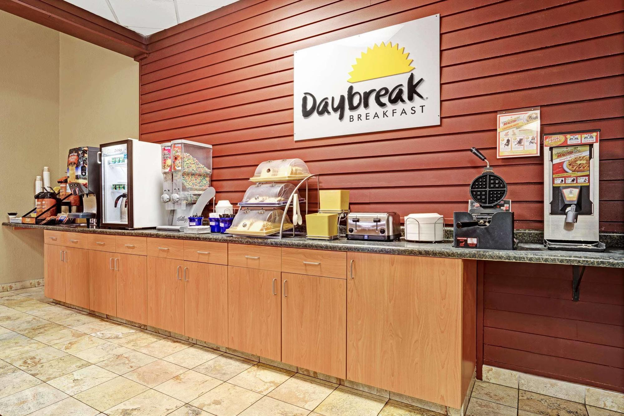 Days Inn By Wyndham Bloomington West Ngoại thất bức ảnh