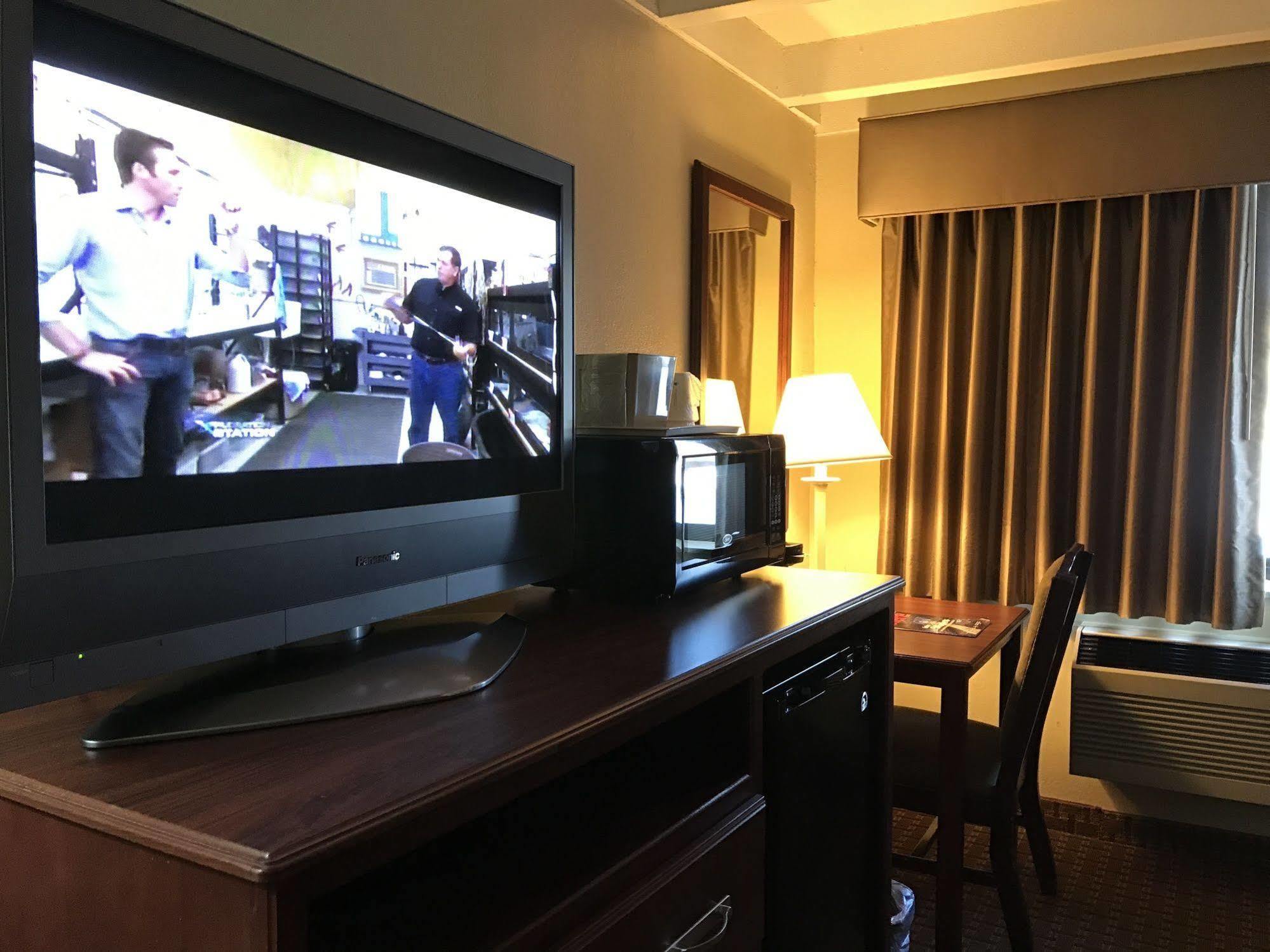 Days Inn By Wyndham Bloomington West Ngoại thất bức ảnh